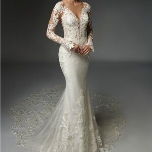 Enzoani Elysee Noor Lace Bridal Gown with Long Sleeves NWT, unaltered size 4